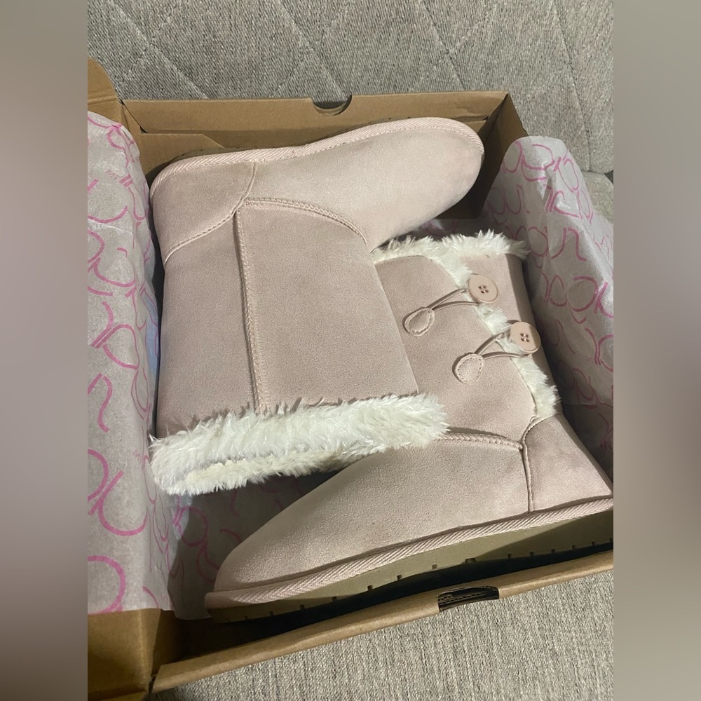Sugar Women’s Winter Boots/ Size 7M/ Color Blush/ New!!